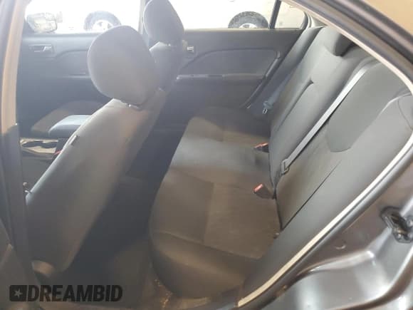 ✅ 2011 Mercury Milan • VIN: 3MEHM0HA0BR602273 • Lot: 62023565. Wystawiony na Copart z przebiegiem 220 474 mil. Bezpłatny archiwum sprzedaży aukcyjnych z USA i szczegółowy raport historii pojazdu na DreamBid. Zdjęcie 10.