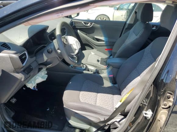 ✅ 2017 Hyundai Ioniq Blue • VIN: KMHC65LC5HU047877 • Lot: 50234285. Wystawiony na Copart z przebiegiem 131 058 mil. Bezpłatny archiwum sprzedaży aukcyjnych z USA i szczegółowy raport historii pojazdu na DreamBid. Zdjęcie 7.