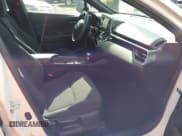 ✅ 2018 Toyota C-HR XLE • VIN: NMTKHMBX9JR006332 • Lot: 43303795. Wystawiony na IAAI z przebiegiem 52 615 mil. Bezpłatny archiwum sprzedaży aukcyjnych z USA i szczegółowy raport historii pojazdu na DreamBid. Zdjęcie 5.