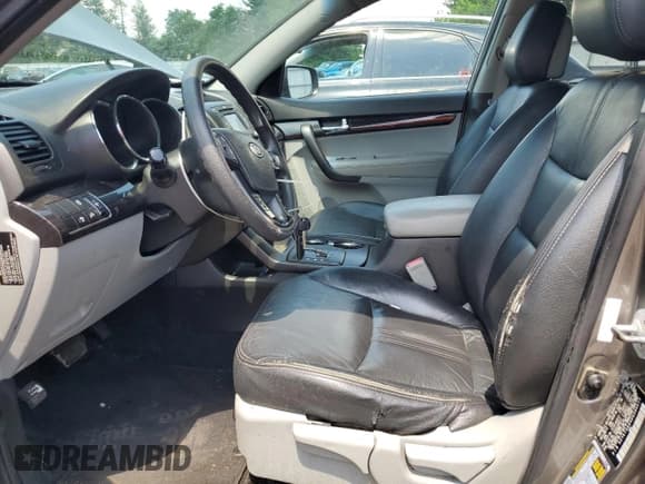 ✅ 2013 Kia Sorento LX • VIN: 5XYKT3A64DG384613 • Lot: 62426725. Listed on Copart with 189,954 mi. Free auction sales archive from the USA and detailed vehicle history report at DreamBid. Image 7.