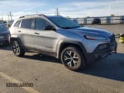 ✅ 2014 Jeep Cherokee Trailhawk • VIN: 1C4PJMBS7EW232097 • Lot: 90146935. Wystawiony na Copart z przebiegiem 130 148 mil. Bezpłatny archiwum sprzedaży aukcyjnych z USA i szczegółowy raport historii pojazdu na DreamBid. Zdjęcie 4.