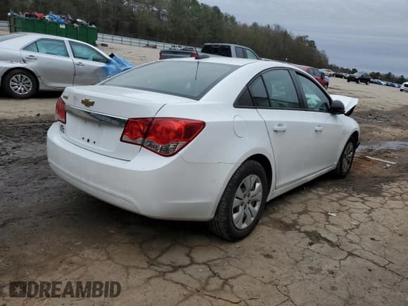 ✅ 2015 Chevrolet Cruze LS • VIN: 1G1PA5SH9F7248008 • Lot: 71837832. Listed on Copart with 41,311 mi. Free auction sales archive from the USA and detailed vehicle history report at DreamBid. Image 3.