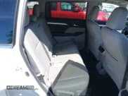 ✅ 2017 Toyota Highlander XLE • VIN: 5TDJZRFH8HS427544 • Lot: 42359654. Listed on IAAI with 40,836 mi. Free auction sales archive from the USA and detailed vehicle history report at DreamBid. Image 8.