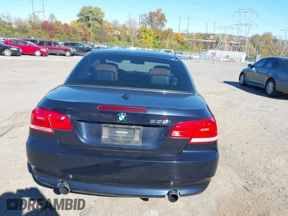 ✅ 2008 BMW 3 Series 335i • VIN: WBAWL73568PX56823 • Lot: 43613379. Listed on IAAI with 137,726 mi. Free auction sales archive from the USA and detailed vehicle history report at DreamBid. Image 17.