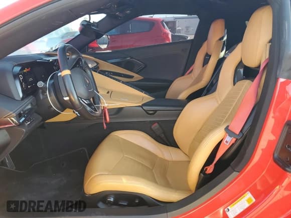 ✅ 2023 Chevrolet Corvette 2LT • VIN: 1G1YB2D49P5135246 • Lot: 89693965. Wystawiony na Copart z przebiegiem 33 482 mil. Bezpłatny archiwum sprzedaży aukcyjnych z USA i szczegółowy raport historii pojazdu na DreamBid. Zdjęcie 7.