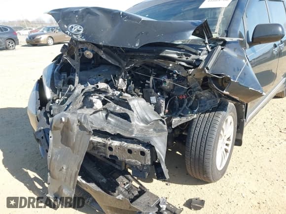 ✅ 2016 Toyota Sienna XLE • VIN: 5TDYK3DCXGS762035 • Lot: 41664706. Listed on IAAI with 109,415 mi. Free auction sales archive from the USA and detailed vehicle history report at DreamBid. Image 6.