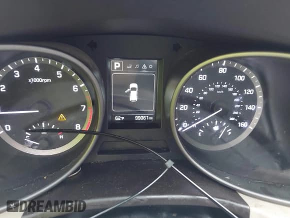 ✅ 2017 Hyundai Santa Fe 2.4L • VIN: 5XYZUDLB5HG397310 • Lot: 42314099. Listed on IAAI with 99,061 mi. Free auction sales archive from the USA and detailed vehicle history report at DreamBid. Image 7.