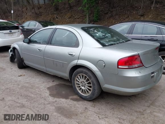 ✅ 2004 Chrysler Sebring LXi • VIN: 1C3EL56R94N401964 • Lot: 42315832. Wystawiony na IAAI z przebiegiem 89 243 mil. Bezpłatny archiwum sprzedaży aukcyjnych z USA i szczegółowy raport historii pojazdu na DreamBid. Zdjęcie 3.