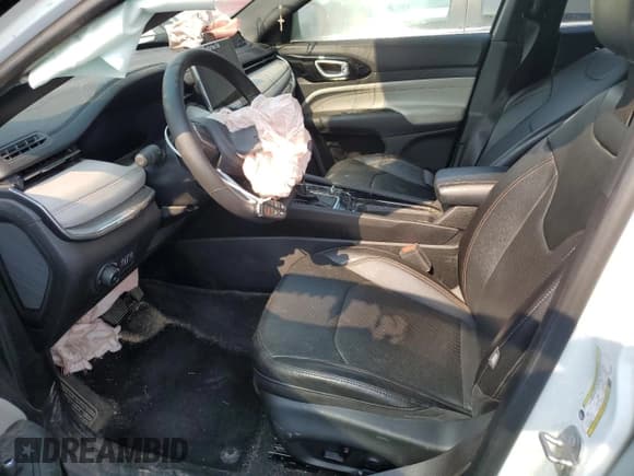 ✅ 2023 Jeep Compass (RED) Edition • VIN: 3C4NJDCN2PT540321 • Lot: 64787735. Wystawiony na Copart z przebiegiem 48 769 mil. Bezpłatny archiwum sprzedaży aukcyjnych z USA i szczegółowy raport historii pojazdu na DreamBid. Zdjęcie 7.