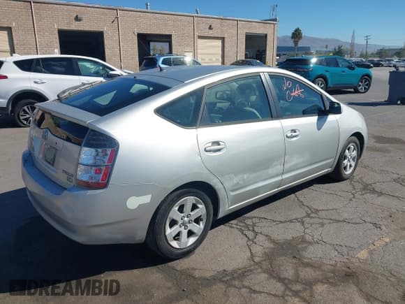 ✅ 2005 Toyota Prius • VIN: JTDKB20U753005428 • Lot: 43565209. Listed on IAAI with 203,808 mi. Free auction sales archive from the USA and detailed vehicle history report at DreamBid. Image 4.