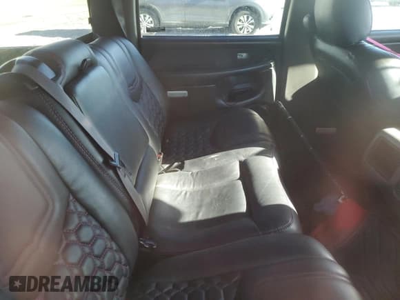 ✅ 2005 Chevrolet Silverado 1500 • VIN: 2GCFC13T251325270 • Лот: 75061414. Опубликован ранее на Copart с пробегом Не указан. Бесплатный доступ к архиву аукционных продаж из США и подробный отчёт об истории автомобиля на DreamBid. Изображение 10.