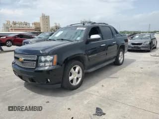 ✅ 2013 Chevrolet Avalanche LS • VIN: 3GNMCEE03DG335700 • Lot: 59901435. Listed on Copart with 185,250 mi. Free auction sales archive from the USA and detailed vehicle history report at DreamBid. Image 1.