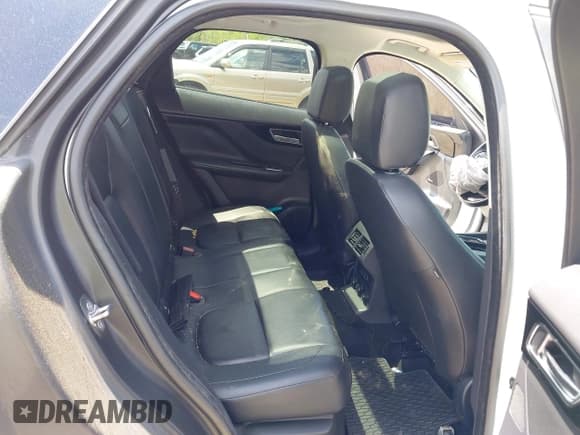 ✅ 2018 Jaguar F-Pace 30t Premium • VIN: SADCJ2GX0JA294413 • Lot: 42299572. Listed on IAAI with 143,615 mi. Free auction sales archive from the USA and detailed vehicle history report at DreamBid. Image 8.