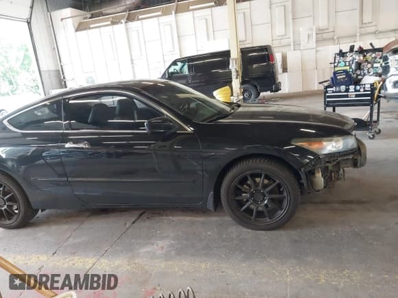 ✅ 2008 Honda Accord EX-L • VIN: 1HGCS22858A004591 • Lot: 42794558. Wystawiony na IAAI z przebiegiem 181 074 mil. Bezpłatny archiwum sprzedaży aukcyjnych z USA i szczegółowy raport historii pojazdu na DreamBid. Zdjęcie 13.