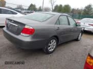 ✅ 2005 Toyota Camry LE • VIN: 4T1BE30K45U607141 • Лот: 43747746. Опубликован ранее на IAAI с пробегом 179 529 миль. Бесплатный доступ к архиву аукционных продаж из США и подробный отчёт об истории автомобиля на DreamBid. Изображение 4.