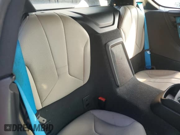 ✅ 2015 BMW i8 • VIN: WBY2Z2C55FV391660 • Lot: 69877345. Wystawiony na Copart z przebiegiem 74 907 mil. Bezpłatny archiwum sprzedaży aukcyjnych z USA i szczegółowy raport historii pojazdu na DreamBid. Zdjęcie 10.