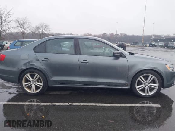✅ 2014 Volkswagen Jetta SE • VIN: 3VWD17AJ0EM249432 • Lot: 43730273. Listed on IAAI with 145,597 mi. Free auction sales archive from the USA and detailed vehicle history report at DreamBid. Image 6.