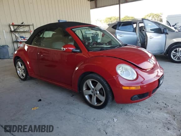 ✅ 2007 Volkswagen Beetle • VIN: 3VWSF31Y27M408520 • Lot: 41337765. Listed on Copart with 89,992 mi. Free auction sales archive from the USA and detailed vehicle history report at DreamBid. Image 4.