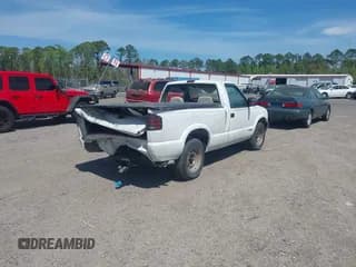 ✅ 1994 Chevrolet S-10 • VIN: 1GCCS1444R8161878 • Лот: 41902865. Опубликован ранее на IAAI с пробегом 212 063 миль. Бесплатный доступ к архиву аукционных продаж из США и подробный отчёт об истории автомобиля на DreamBid. Изображение 4.