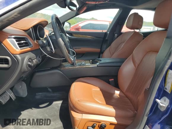 ✅ 2017 Maserati Ghibli S Q4 • VIN: ZAM57RTS7H1225312 • Lot: 68214015. Wystawiony na Copart z przebiegiem 39 157 mil. Bezpłatny archiwum sprzedaży aukcyjnych z USA i szczegółowy raport historii pojazdu na DreamBid. Zdjęcie 7.