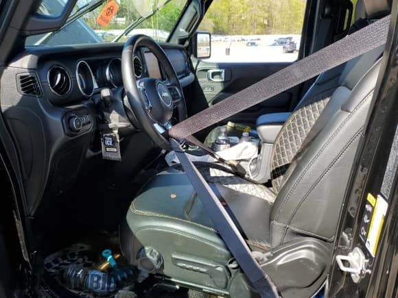 ✅ 2022 Jeep Wrangler Unlimited Sahara • VIN: 1C4HJXEN2NW173682 • Lot: 54405425. Listed on Copart with 42,870 mi. Free auction sales archive from the USA and detailed vehicle history report at DreamBid. Image 7.