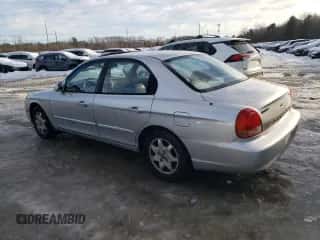2000 Hyundai Sonata GLS z VIN KMHWF35V0YA224725, wystawiony jako Copart lot #46110805 z przebiegiem 82 863 mil mil oraz Czysty tytuł • Clean title. Historia ofert i sprzedaży dostępna na DreamBid. Obrazek 2.