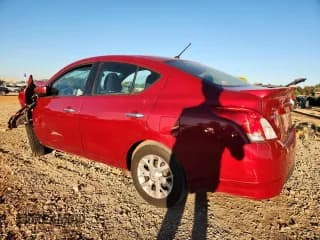✅ 2015 Nissan Versa S Plus • VIN: 3N1CN7APXFL926357 • Lot: 87298145. Wystawiony na Copart z przebiegiem Nie podano. Bezpłatny archiwum sprzedaży aukcyjnych z USA i szczegółowy raport historii pojazdu na DreamBid. Zdjęcie 2.