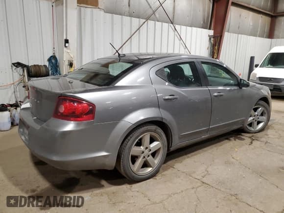 ✅ 2012 Dodge Avenger SE • VIN: 1C3CDZAB6CN147022 • Лот: 90135485. Опубликован ранее на Copart с пробегом 175 462 миль. Бесплатный доступ к архиву аукционных продаж из США и подробный отчёт об истории автомобиля на DreamBid. Изображение 3.