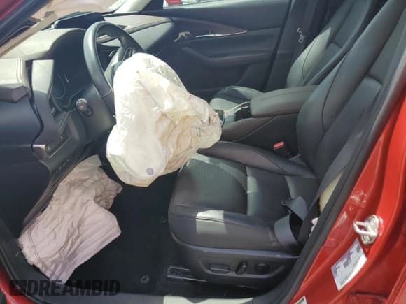 ✅ 2020 Mazda CX-30 Premium • VIN: 3MVDMAEM8LM116599 • Lot: 66833155. Wystawiony na Copart z przebiegiem Nie podano. Bezpłatny archiwum sprzedaży aukcyjnych z USA i szczegółowy raport historii pojazdu na DreamBid. Zdjęcie 7.