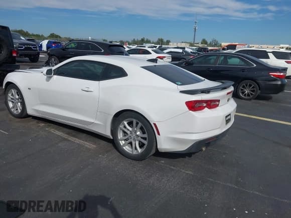 ✅ 2022 Chevrolet Camaro 1LT • VIN: 1G1FB1RX8N0127198 • Lot: 43615886. Listed on IAAI with 45,688 mi. Free auction sales archive from the USA and detailed vehicle history report at DreamBid. Image 3.