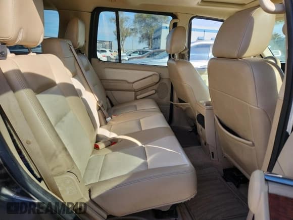 ✅ 2006 Ford Explorer Eddie Bauer • VIN: 1FMEU64E96UB22940 • Lot: 92224745. Wystawiony na Copart z przebiegiem 133 721 mil. Bezpłatny archiwum sprzedaży aukcyjnych z USA i szczegółowy raport historii pojazdu na DreamBid. Zdjęcie 11.