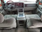 ✅ 2004 Chevrolet Suburban LT • VIN: 1GNFK16Z24J164390 • Лот: 59505505. Опубликован ранее на Copart с пробегом 280 150 миль. Бесплатный доступ к архиву аукционных продаж из США и подробный отчёт об истории автомобиля на DreamBid. Изображение 8.