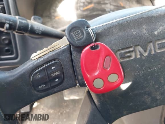 ✅ 2005 GMC Sierra 1500 SLT • VIN: 2GTEK13T651224641 • Лот: 43649654. Опубликован ранее на IAAI с пробегом 232 970 миль. Бесплатный доступ к архиву аукционных продаж из США и подробный отчёт об истории автомобиля на DreamBid. Изображение 11.