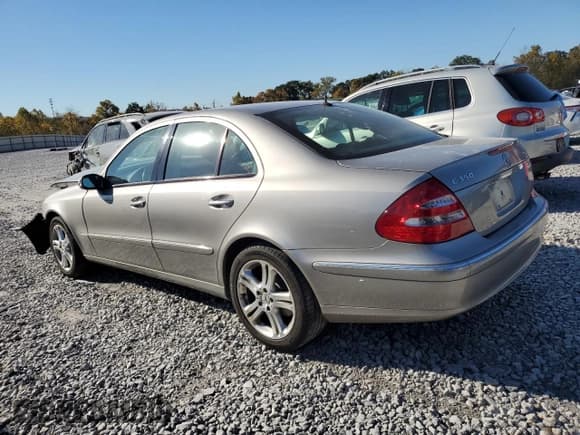 ✅ 2006 Mercedes-Benz E 350 • VIN: WDBUF56J76A855695 • Lot: 91276515. Wystawiony na Copart z przebiegiem 98 320 mil. Bezpłatny archiwum sprzedaży aukcyjnych z USA i szczegółowy raport historii pojazdu na DreamBid. Zdjęcie 2.