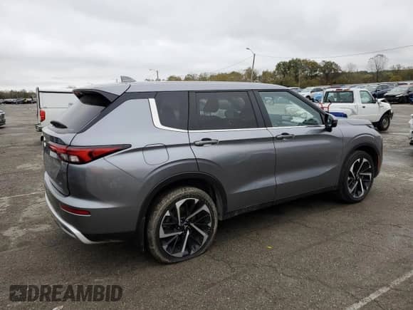 2024 Mitsubishi Outlander SE с VIN JA4J4VA83RZ035158, выставлен на аукционе Copart как лот 89852345 с пробегом 21 948 миль миль и Списание • Salvage title. История ставок и продаж доступна на DreamBid. Изображение 3.