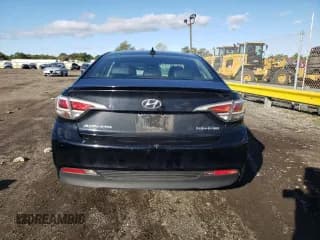✅ 2016 Hyundai Sonata SE • VIN: KMHE24L10GA020129 • Лот: 85833255. Опубликован ранее на Copart с пробегом 132 550 миль. Бесплатный доступ к архиву аукционных продаж из США и подробный отчёт об истории автомобиля на DreamBid. Изображение 6.