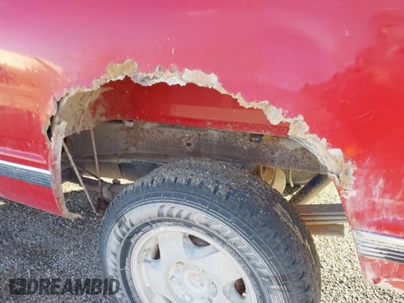 ✅ 1994 Chevrolet Silverado 1500 • VIN: 1GCEK14K3RE184495 • Lot: 43610704. Wystawiony na IAAI z przebiegiem 194 479 mil. Bezpłatny archiwum sprzedaży aukcyjnych z USA i szczegółowy raport historii pojazdu na DreamBid. Zdjęcie 15.