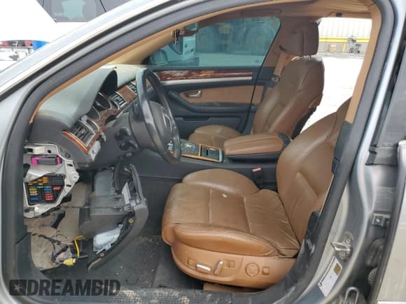 ✅ 2007 Audi A8 4.2L • VIN: WAUMV44E97N018006 • Лот: 51090015. Опубликован ранее на Copart с пробегом 86 075 миль. Бесплатный доступ к архиву аукционных продаж из США и подробный отчёт об истории автомобиля на DreamBid. Изображение 7.