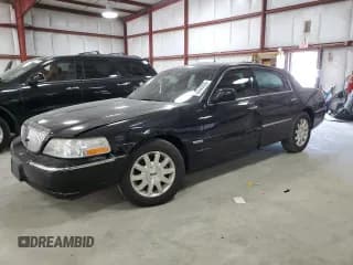 ✅ 2011 Lincoln Town Car Signature Limited • VIN: 2LNBL8CV5BX764870 • Lot: 66449225. Listed on Copart with 161,099 mi. Free auction sales archive from the USA and detailed vehicle history report at DreamBid. Image 1.