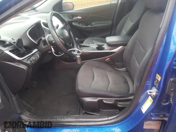 ✅ 2017 Chevrolet Volt LT • VIN: 1G1RC6S54HU117832 • Lot: 41621864. Wystawiony na Copart z przebiegiem Nie podano. Bezpłatny archiwum sprzedaży aukcyjnych z USA i szczegółowy raport historii pojazdu na DreamBid. Zdjęcie 7.