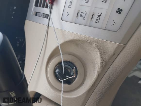 ✅ 2005 Toyota Avalon XL • VIN: 4T1BK36BX5U029000 • Lot: 42648318. Wystawiony na IAAI z przebiegiem 107 778 mil. Bezpłatny archiwum sprzedaży aukcyjnych z USA i szczegółowy raport historii pojazdu na DreamBid. Zdjęcie 11.