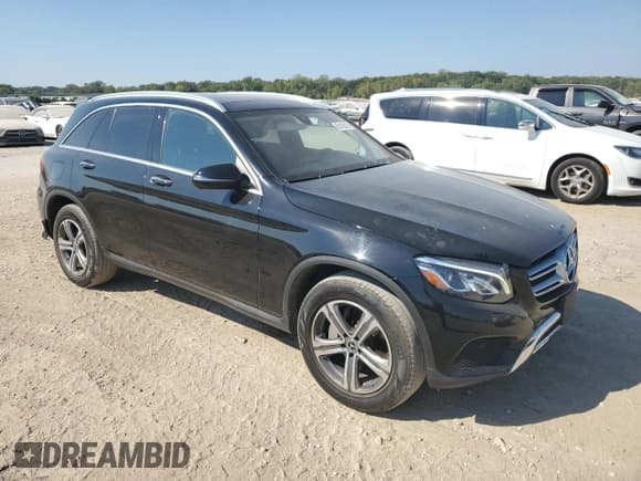 ✅ 2019 Mercedes-Benz GLC 300 • VIN: WDC0G4JB8K1002525 • Лот: 85152025. Опубликован ранее на Copart с пробегом 83 860 миль. Бесплатный доступ к архиву аукционных продаж из США и подробный отчёт об истории автомобиля на DreamBid. Изображение 4.