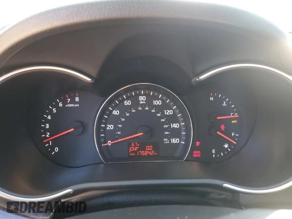 ✅ 2014 Kia Sorento LX • VIN: 5XYKT3A63EG468956 • Lot: 82513065. Listed on Copart with 175,842 mi. Free auction sales archive from the USA and detailed vehicle history report at DreamBid. Image 9.