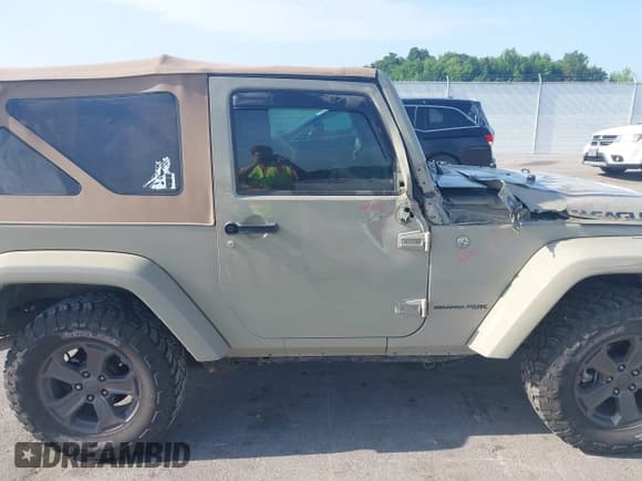 ✅ 2018 Jeep Wrangler Willys Wheeler W • VIN: 1C4AJWAGXJL924901 • Lot: 42672140. Listed on IAAI with 76,772 mi. Free auction sales archive from the USA and detailed vehicle history report at DreamBid. Image 14.