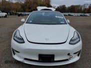 ✅ 2019 Tesla Model 3 Mid Range • VIN: 5YJ3E1EA5KF476383 • Lot: 90574095. Wystawiony na Copart z przebiegiem 29 975 mil. Bezpłatny archiwum sprzedaży aukcyjnych z USA i szczegółowy raport historii pojazdu na DreamBid. Zdjęcie 5.