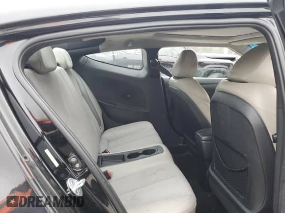 2012 Hyundai Veloster w/Red Int z VIN KMHTC6AD2CU058130, wystawiony jako Copart lot #86747414 z przebiegiem 162 982 mil mil oraz Czysty tytuł • Clean title. Historia ofert i sprzedaży dostępna na DreamBid. Obrazek 10.