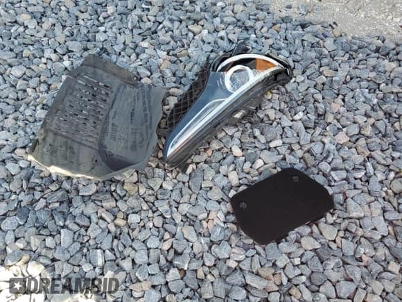 ✅ 2020 Alfa Romeo Stelvio Ti • VIN: ZASPAKBN6L7C83068 • Lot: 84550965. Wystawiony na Copart z przebiegiem 78 106 mil. Bezpłatny archiwum sprzedaży aukcyjnych z USA i szczegółowy raport historii pojazdu na DreamBid. Zdjęcie 13.