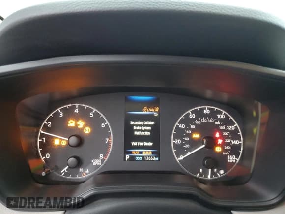 ✅ 2024 Toyota Corolla Cross L • VIN: 7MUAAAAG3RV103819 • Lot: 84426285. Wystawiony na Copart z przebiegiem 13 653 mil. Bezpłatny archiwum sprzedaży aukcyjnych z USA i szczegółowy raport historii pojazdu na DreamBid. Zdjęcie 9.