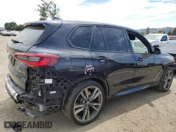 ✅ 2020 BMW X5 M50i • VIN: 5UXJU4C00LLE45435 • Лот: 63341715. Опубликован ранее на Copart с пробегом 51 075 миль. Бесплатный доступ к архиву аукционных продаж из США и подробный отчёт об истории автомобиля на DreamBid. Изображение 3.
