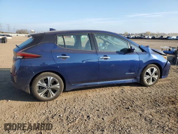 ✅ 2019 Nissan LEAF SL • VIN: 1N4AZ1CP1KC303434 • Lot: 90366045. Listed on Copart with 40,812 mi. Free auction sales archive from the USA and detailed vehicle history report at DreamBid. Image 3.